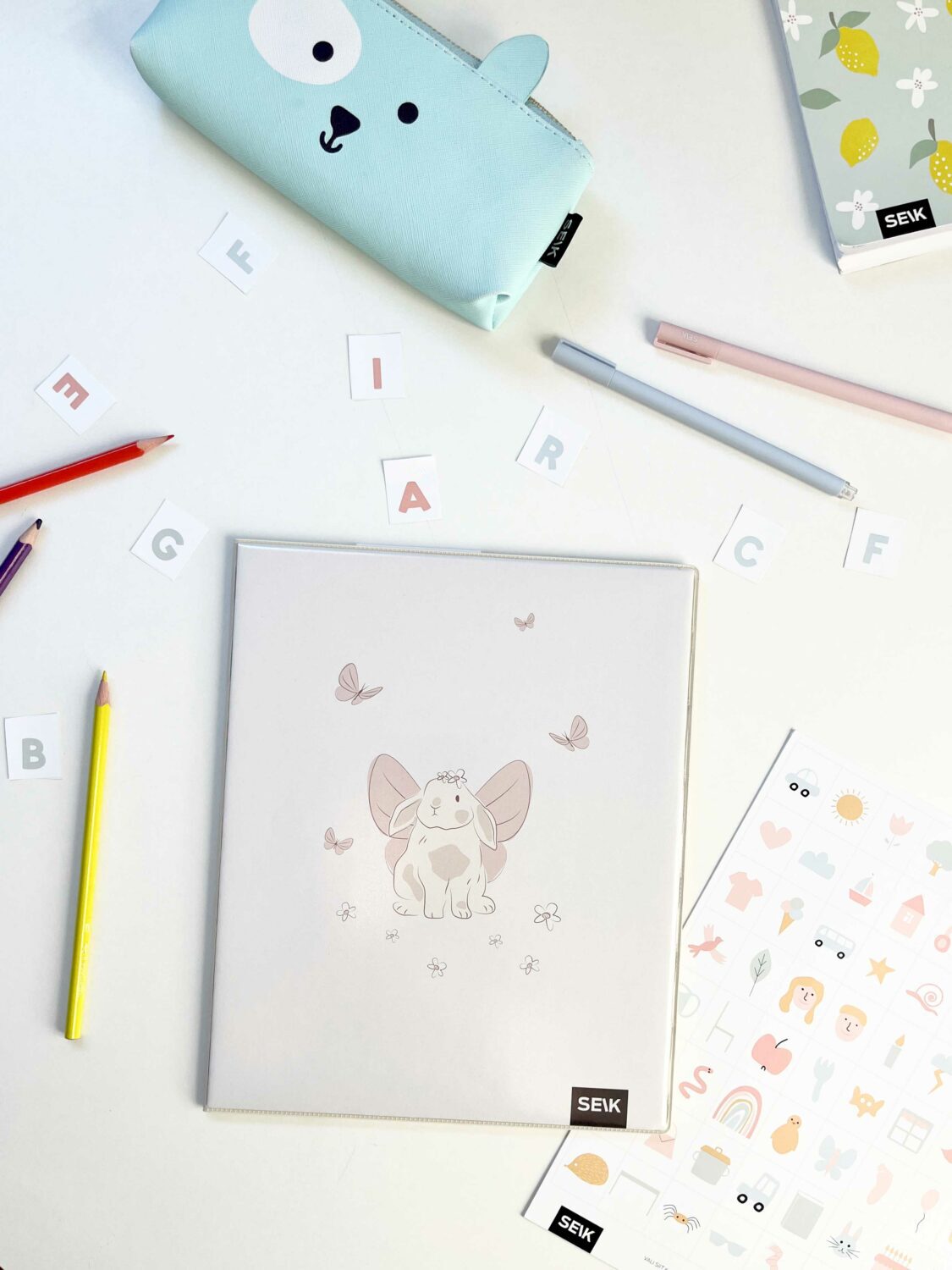 Movable alphabet – happy bunny