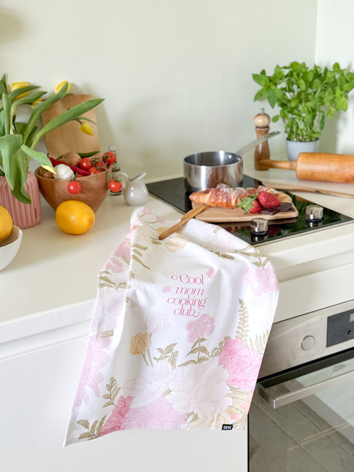 tea towel - cool mom cooking club - Image 7