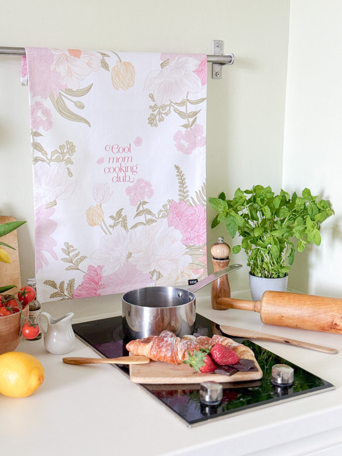 tea towel - cool mom cooking club - Image 8