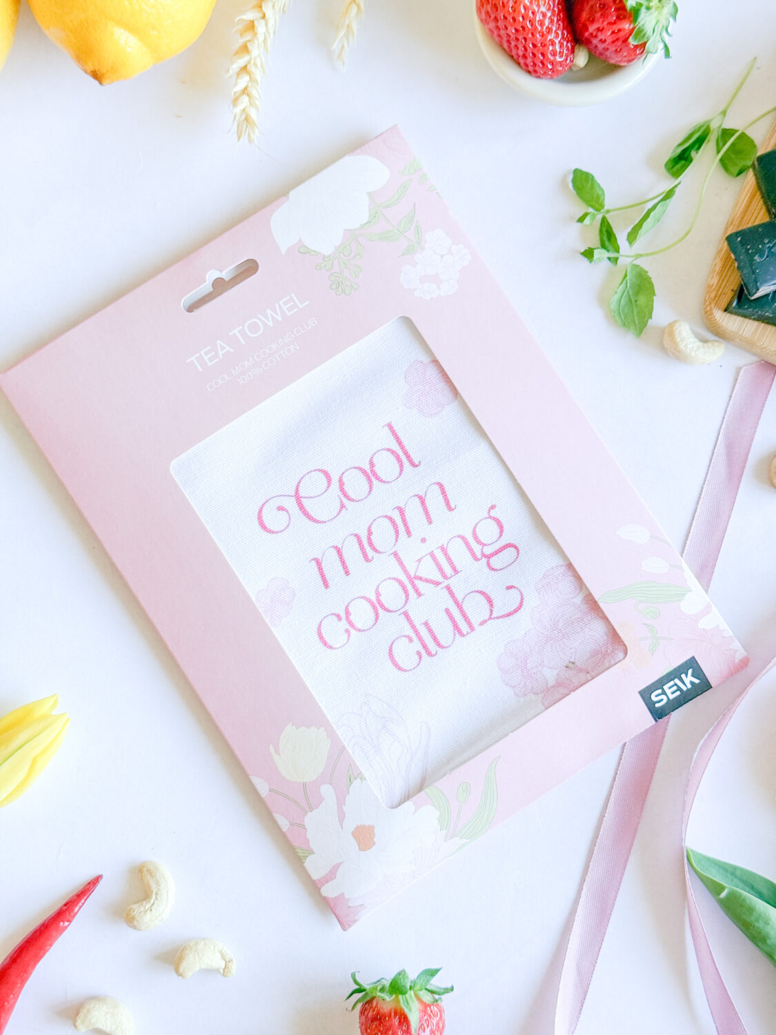 tea towel - cool mom cooking club - Image 3
