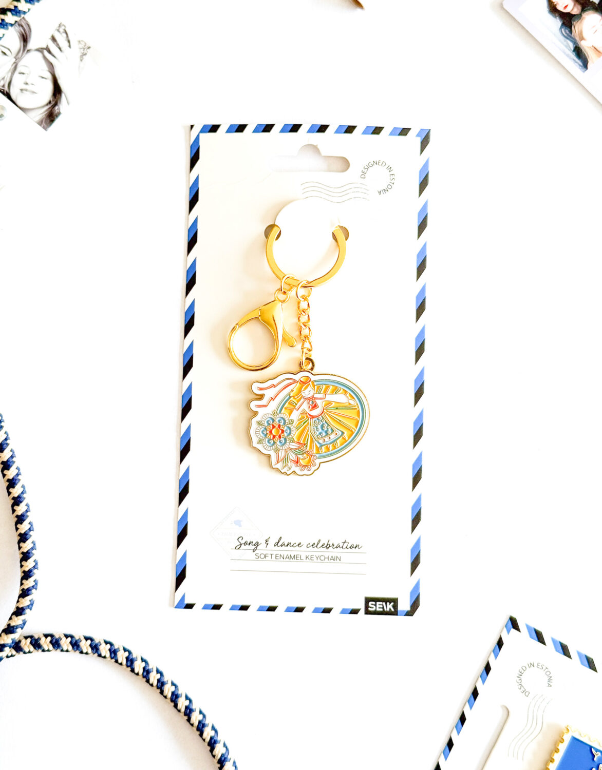 Soft enamel keychain - Song & dance celebration - Image 4